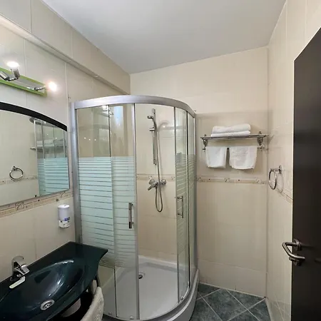 Отель Zen-aeroport Крайова