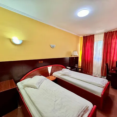 Zen-aeroport Отель Крайова