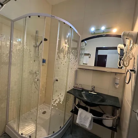 Hotel Helin Aeroport - 3*