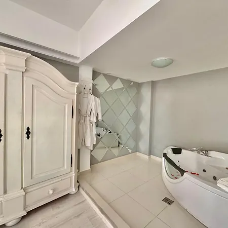 Отель Zen-aeroport Крайова