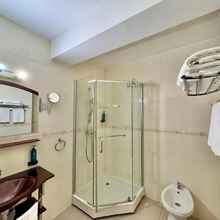 Zen-aeroport Отель Крайова