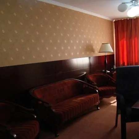 Zen-aeroport Отель Крайова