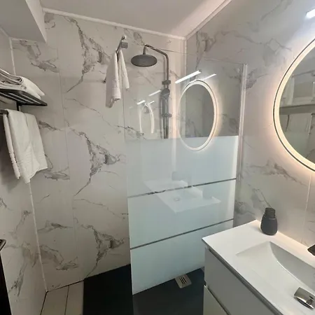 Отель Zen-aeroport Крайова